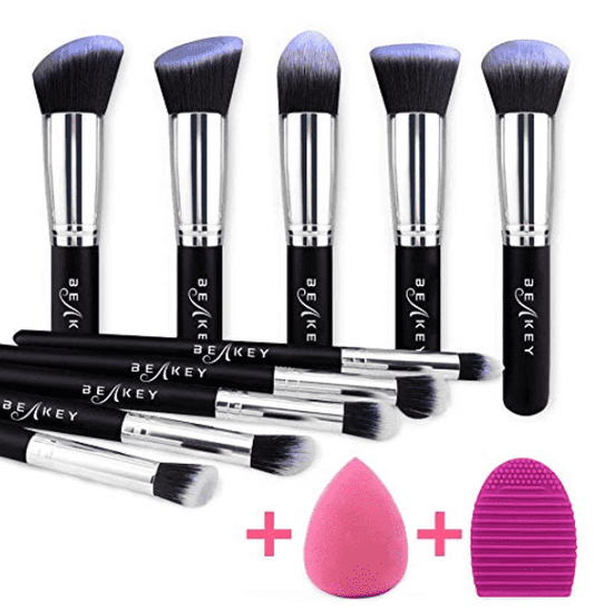 Set de 10 brochas para maquillaje sintéticas, con beauty blender y limpiador de brochas.