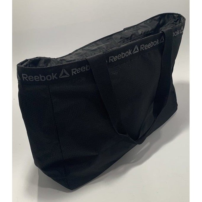 Bolsa Deportiva Reebok, resistente al agua.