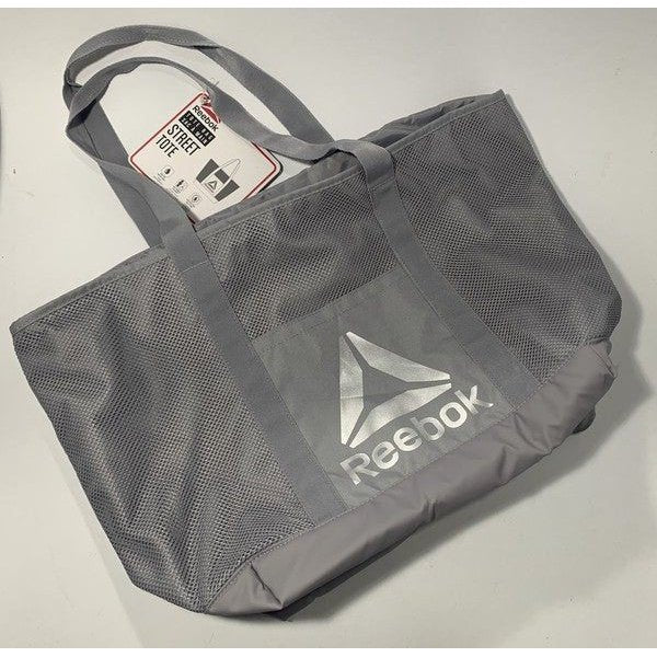 Bolsa Deportiva Reebok, resistente al agua.